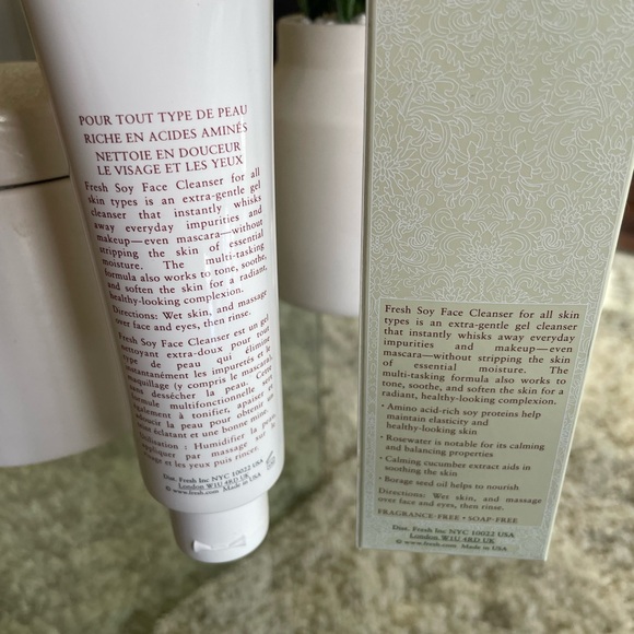Fresh Soy Face Cleanser - Picture 3 of 3